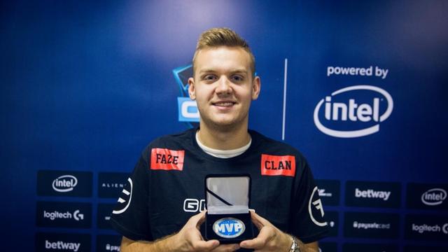 aNdu 去了 GamerLegion 的替补席;